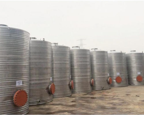 30噸不鏽鋼水箱（xiāng）